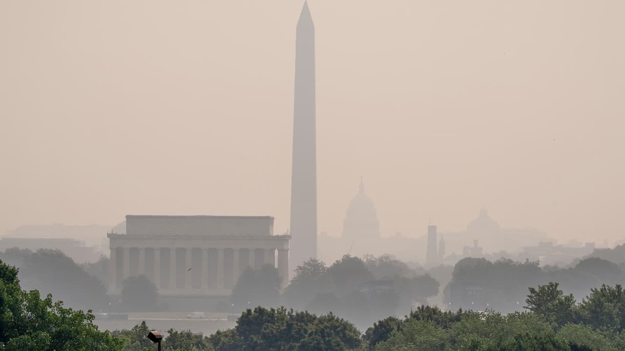 Wildfire Smoke from Canada and Minnesota Extends into US, Enveloping Washington D.C. in Eerie Haze