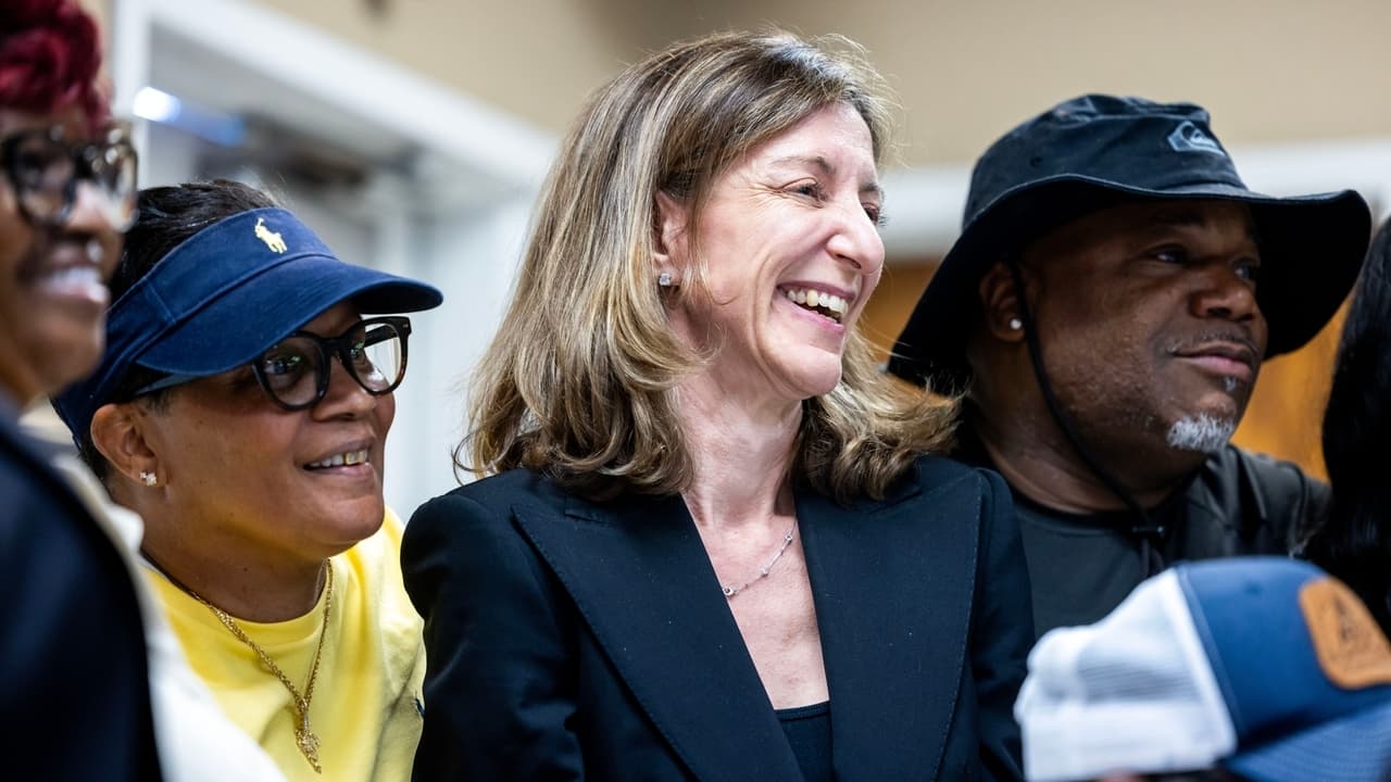 Democrats Seek Veterans to Flip Iran War Seats
