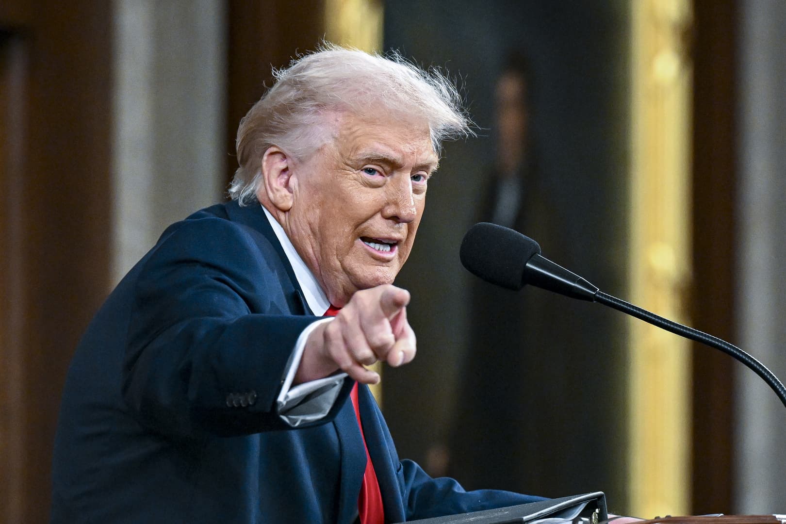 ترامب: ألف صاروخ جاهز لضرب إيران إذا اغتالتي