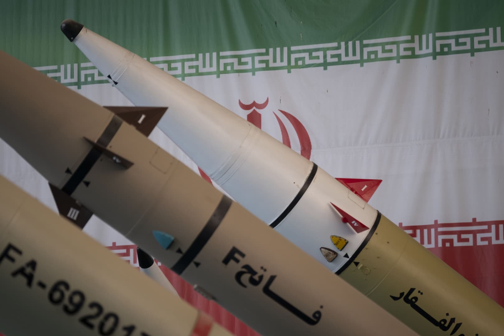 مستشار خامئني يحدد موعد دخول مرحلة الهجوم والتدمير الكامل وتصبح قواعد وجنود أمريكا هدفا للملاحقة