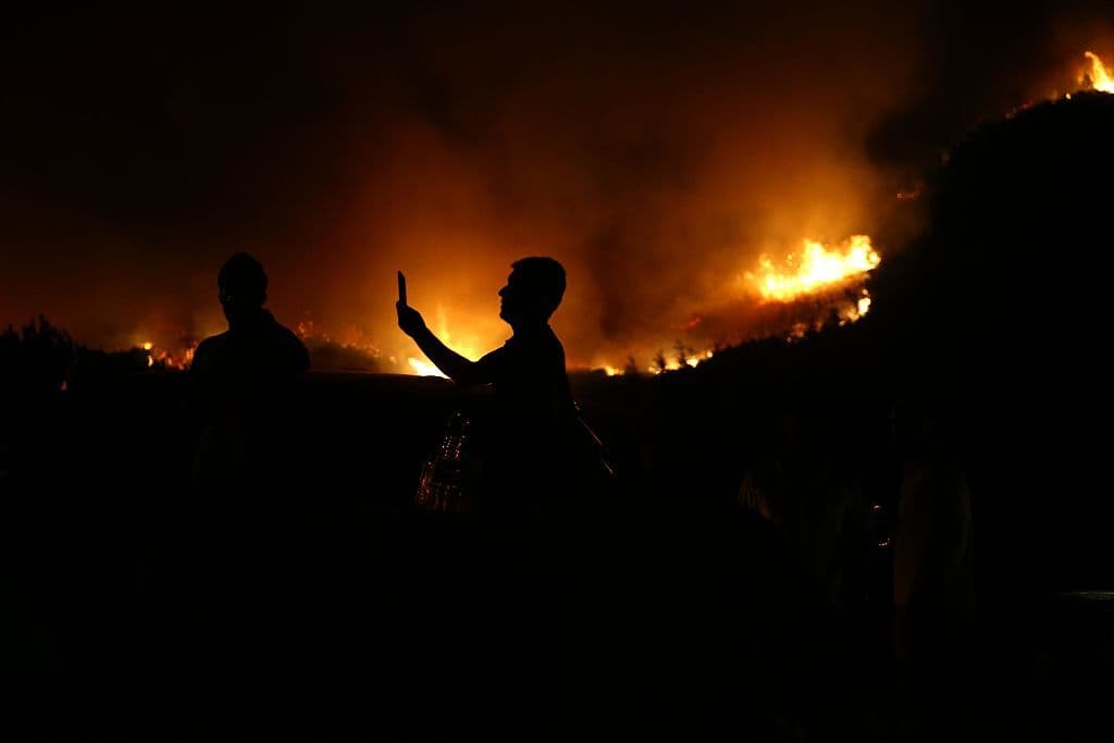 Kuwait power plant fire footage explained