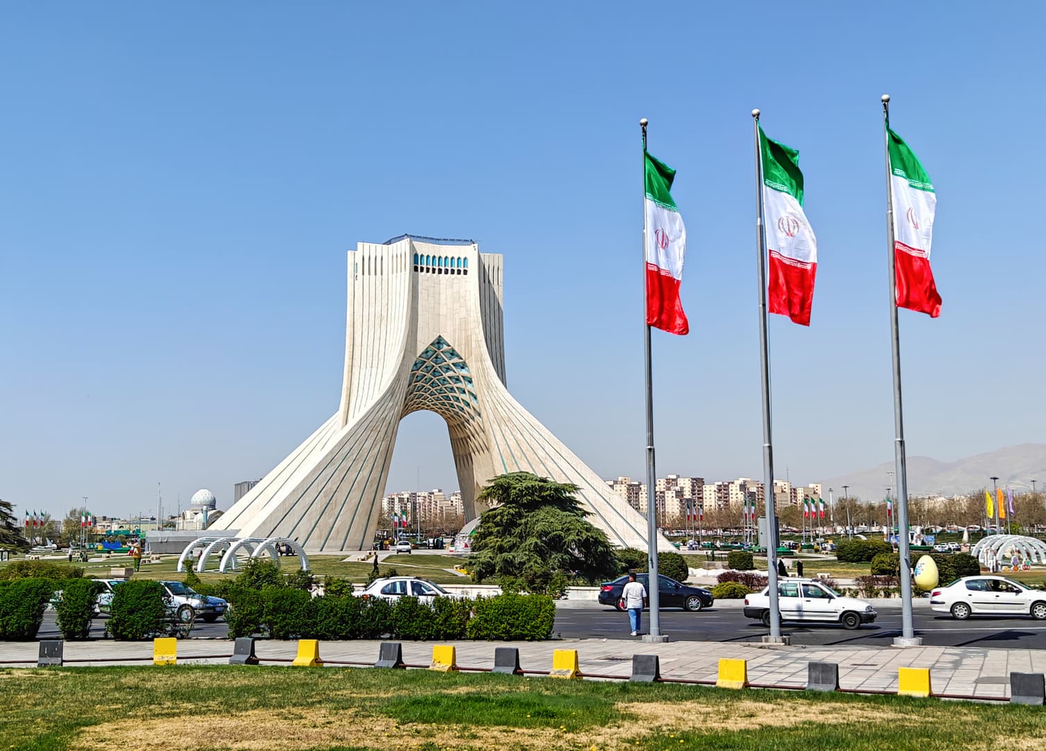 Iranian official condemns media censorship