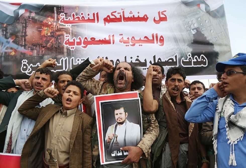 رويترز: خالد بن سلمان يدعو واشنطن لعدم استهداف الحوثيين