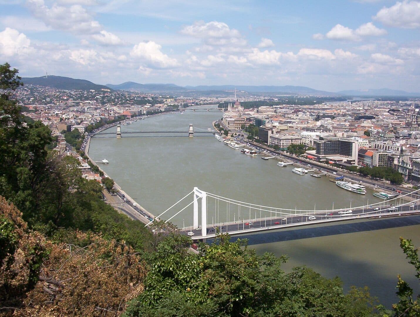 Hungary stops second nuclear unit due to Danube low level