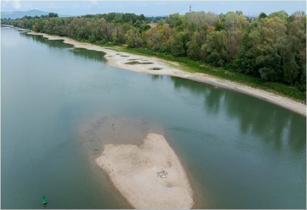 Danube water drop risks river transit in Romania