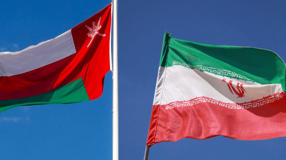 رويتر تكشف سبب الخلاف مع مسقط على عبور مضيق هرمز