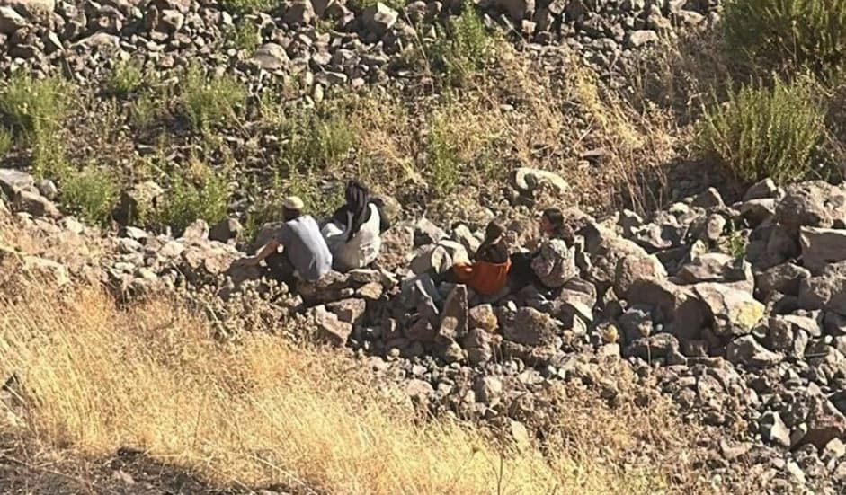Israeli army warns on settler border crossings