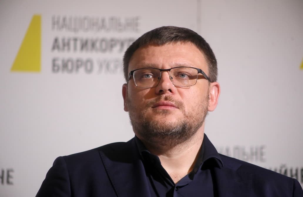 Ukraine anti-corruption boss reports investigator monitoring
