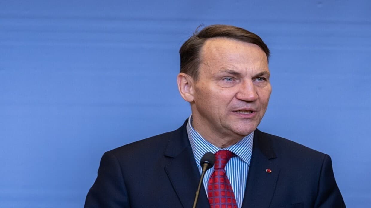 Polish FM warns on Starlink funds in Ukraine