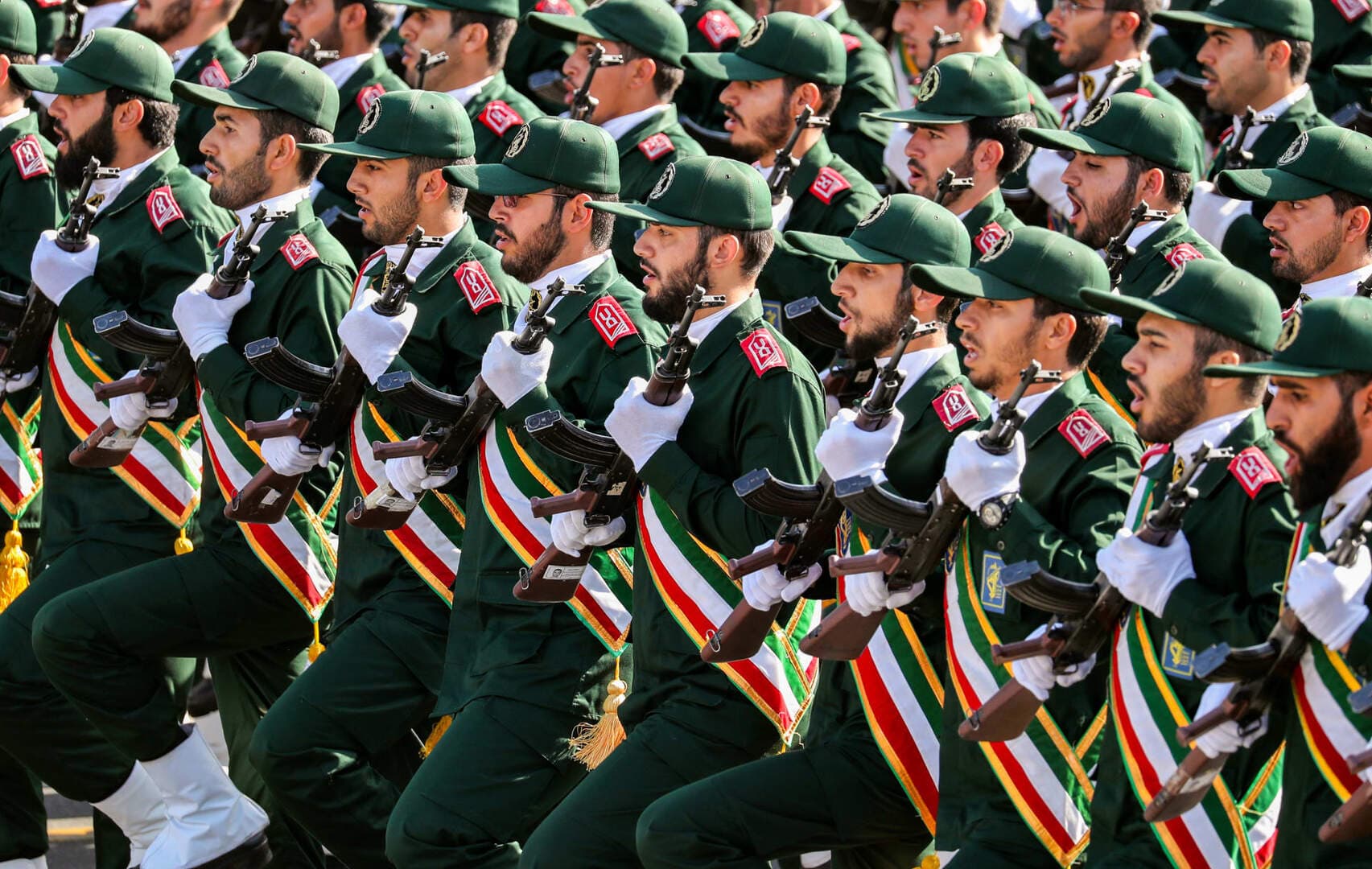 الحرس الثوري يكشف عن عامل رئيسي لدعم إيران في مواجهة أمريكا