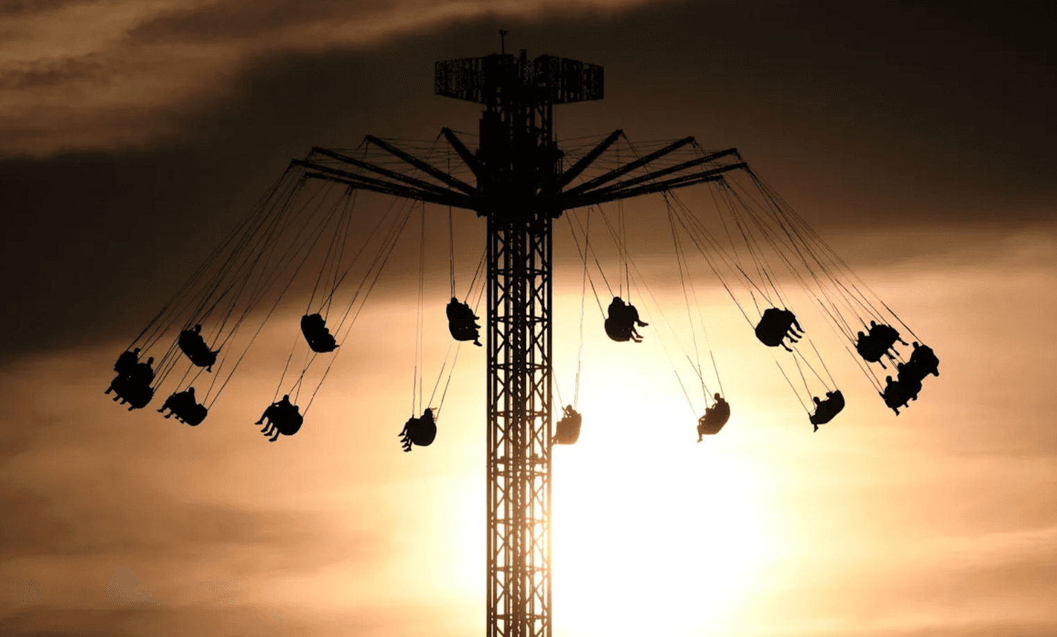 Germany: 23 stranded on ride for hours