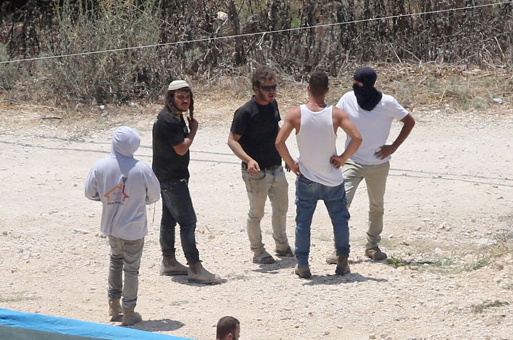 Settlers target Palestinian journalists near Beit Rima