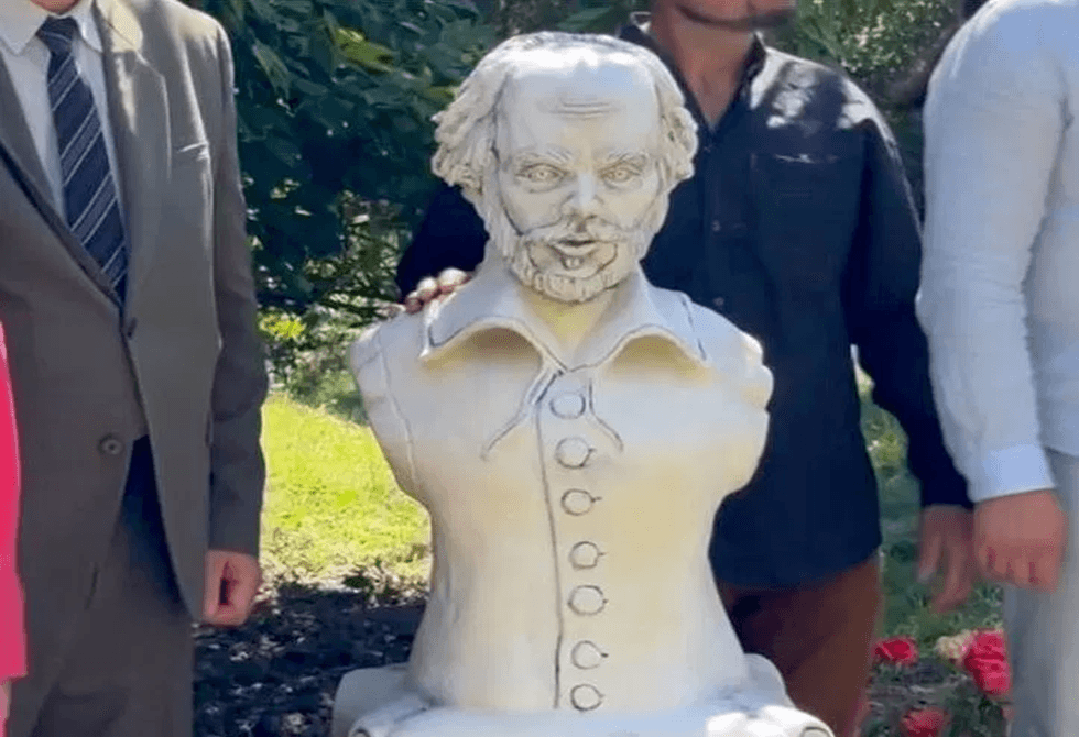 Ukraine replaces Pushkin with Shakespeare statue in Poltava