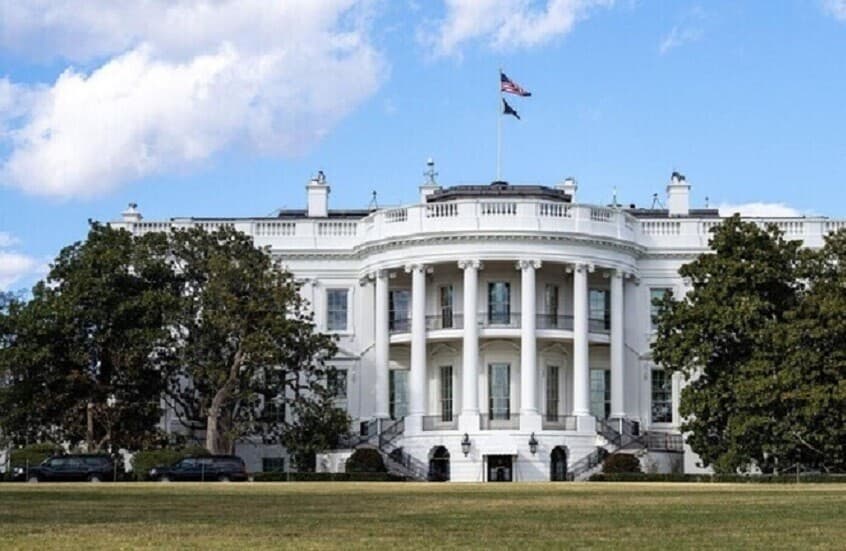 Trump advisers consider extending Iran conflict