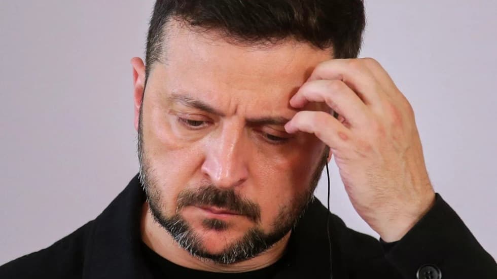 مينديل: زيلينسكي يسبب مأساة لأوكرانيا