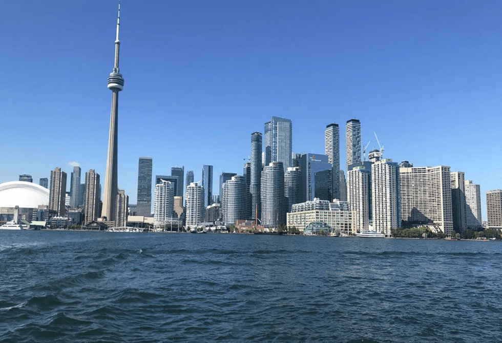 Canadians seeking visas to Russia