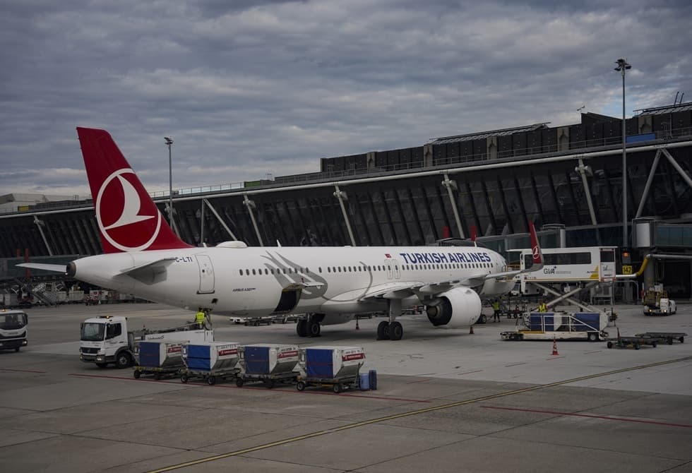 US sanctions strain Turkey-Iran flights