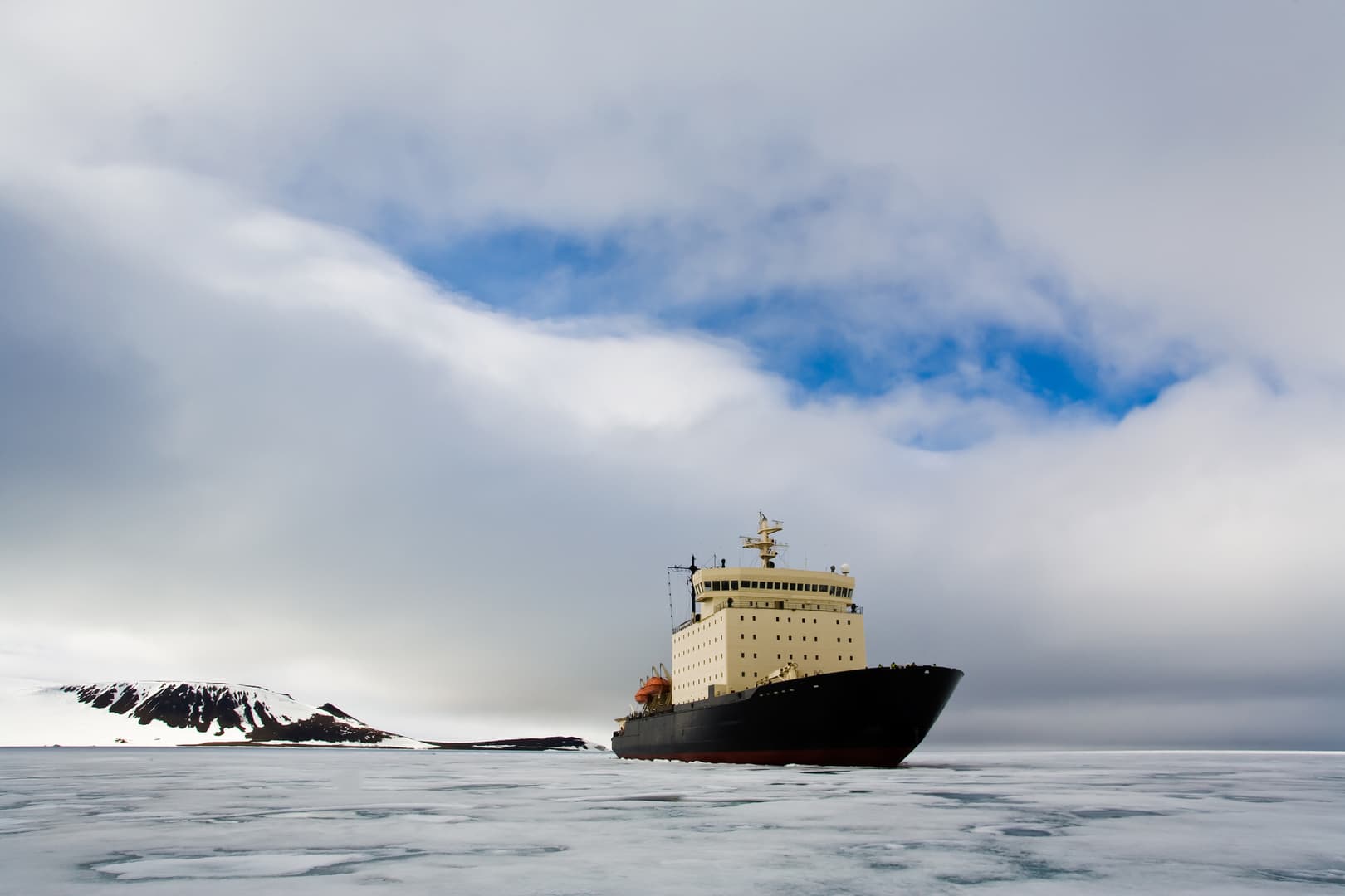 Moscow criticizes Ottawa's Arctic militarization