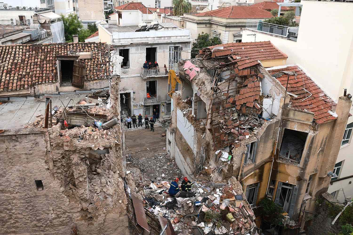 Athens reveals identities of six explosion victims