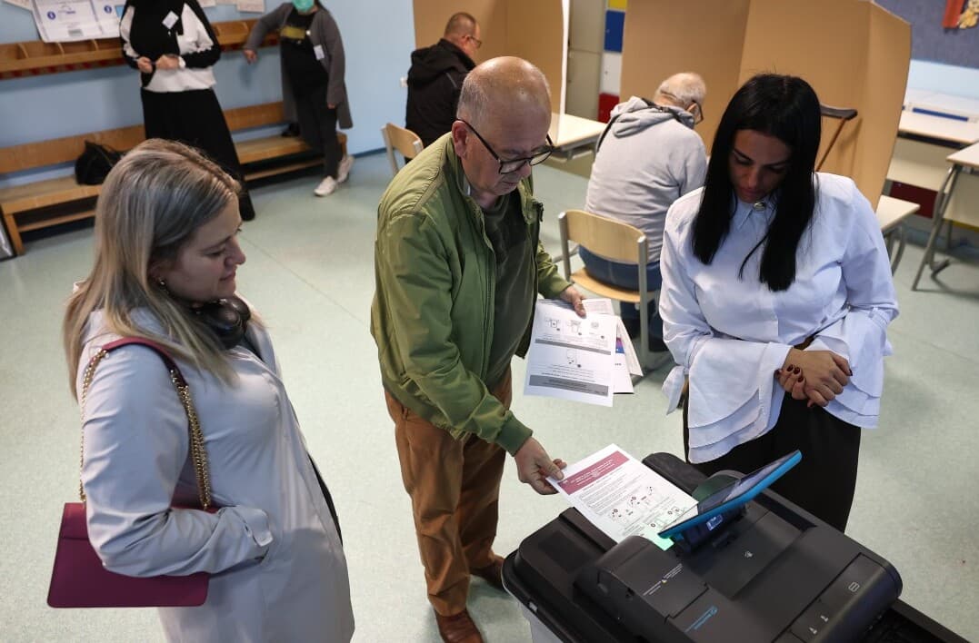 Bosnia and Herzegovina's elections kick off