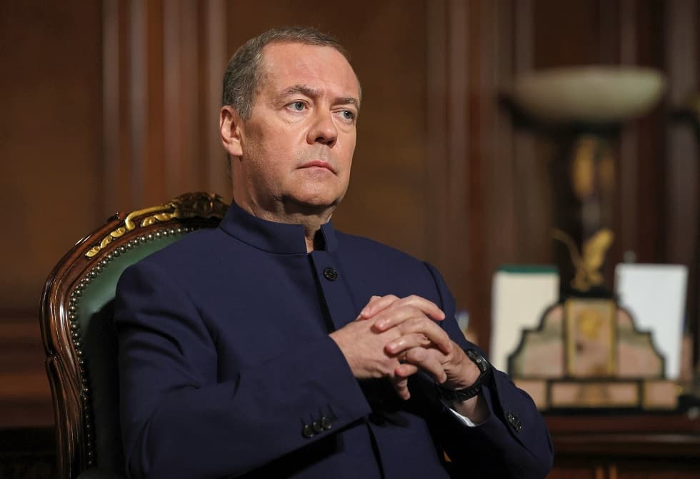 Medvedev Warns of Space War as Starlink Satellites Fall