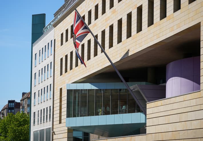 Britain removes sanctions on Syrian Economy Minister