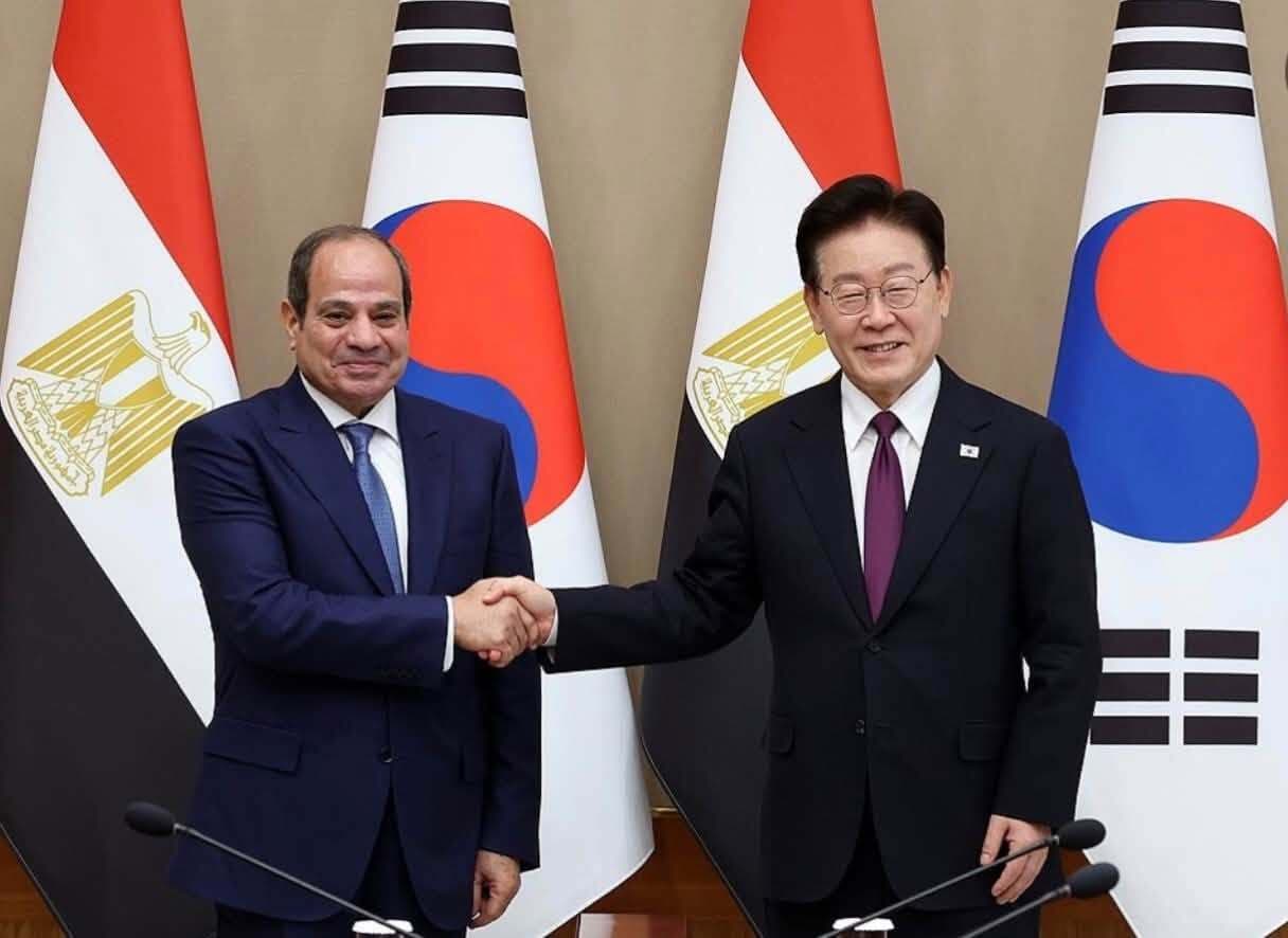 S Koreans' Leader Gifts Sisi a Luxury
