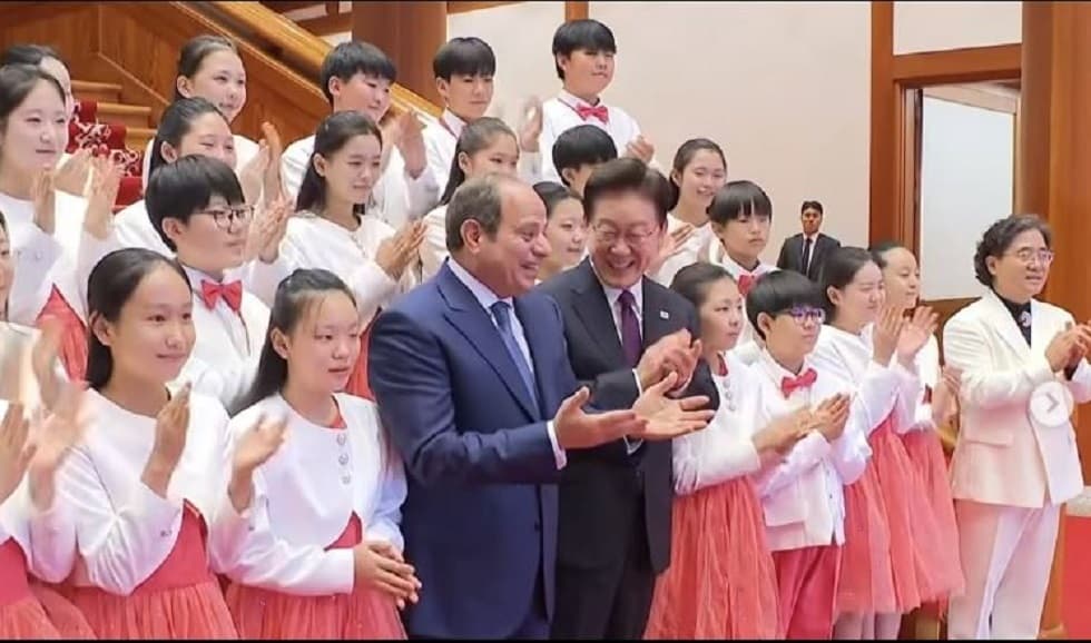 Korean Kids Perform Egyptian Song