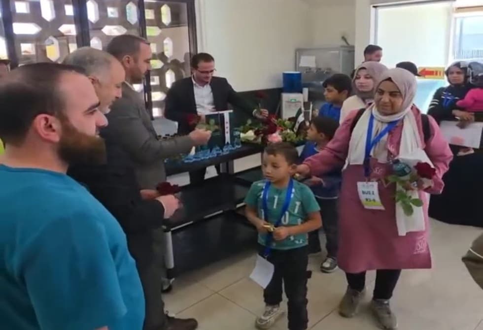 19 Syrian families leave Lebanon