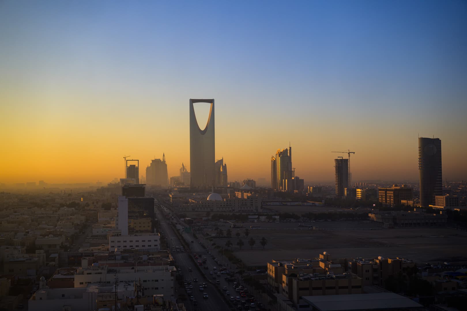 السعودية تعلن حصيلة ضحايا وصواريخ كروز في الرياض