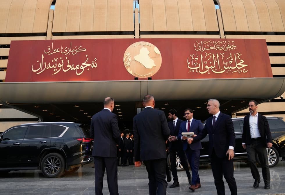 العراق يكمل التشكيلة الوزارية وتفاعلات نيابية