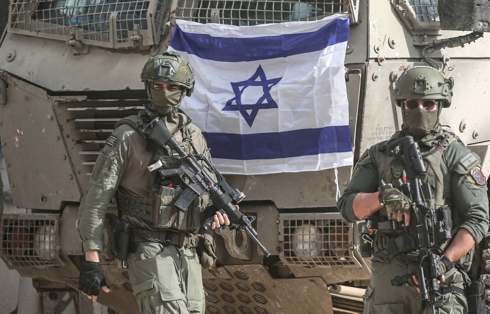Israeli army warns Gaza residents about yellow line