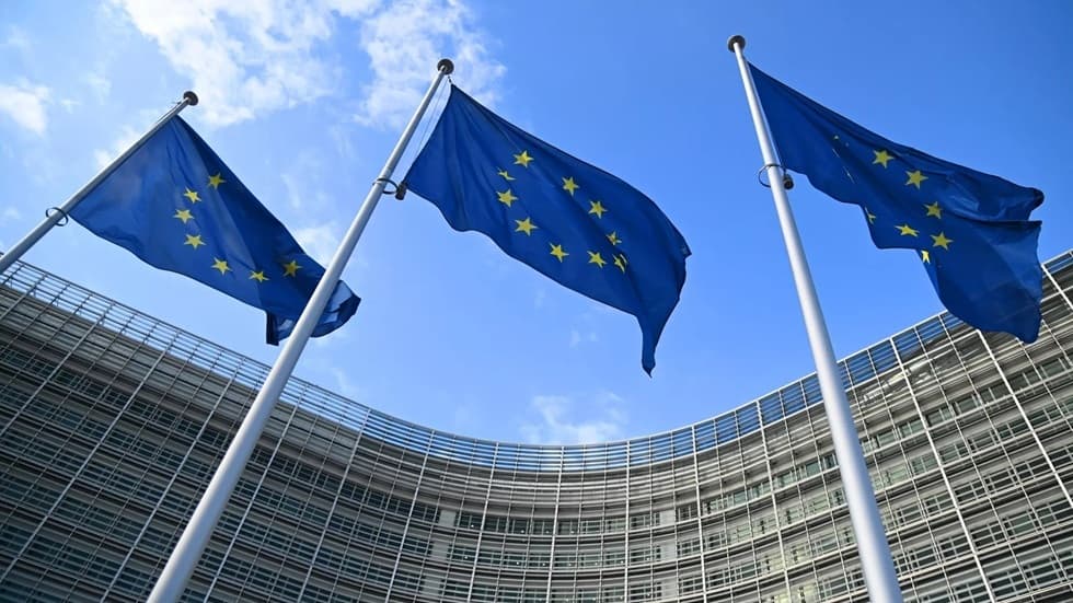 المفوضية الأوروبية ترفض استمرار الاعتماد على الطاقة الروسية