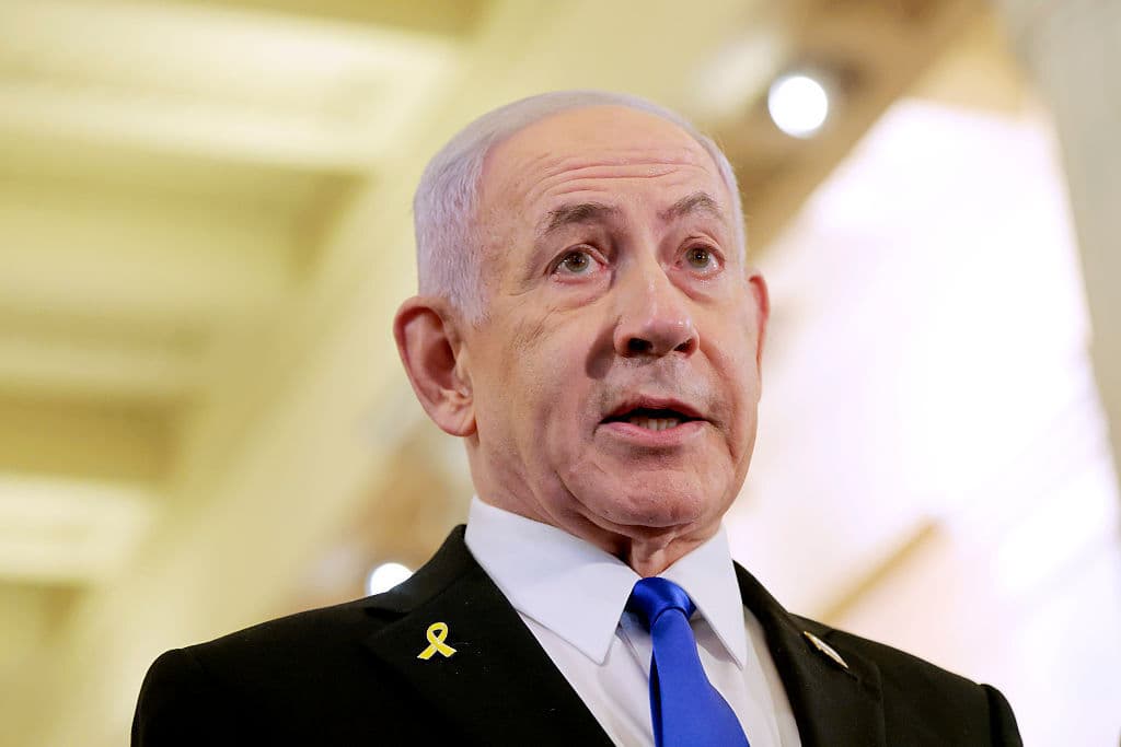 Netanyahu and ex-officials to testify in submarine probe