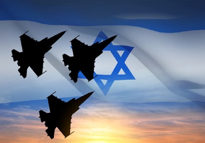 Israeli jets display strength near Iran