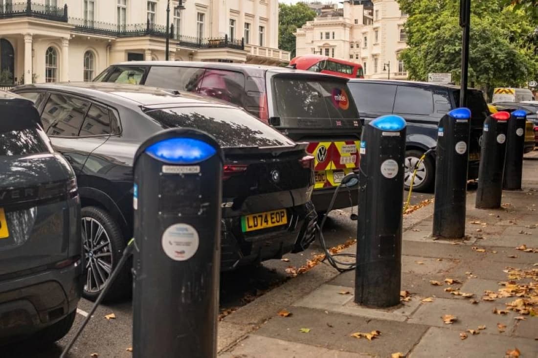 Electric vehicles hold 30% of UK market