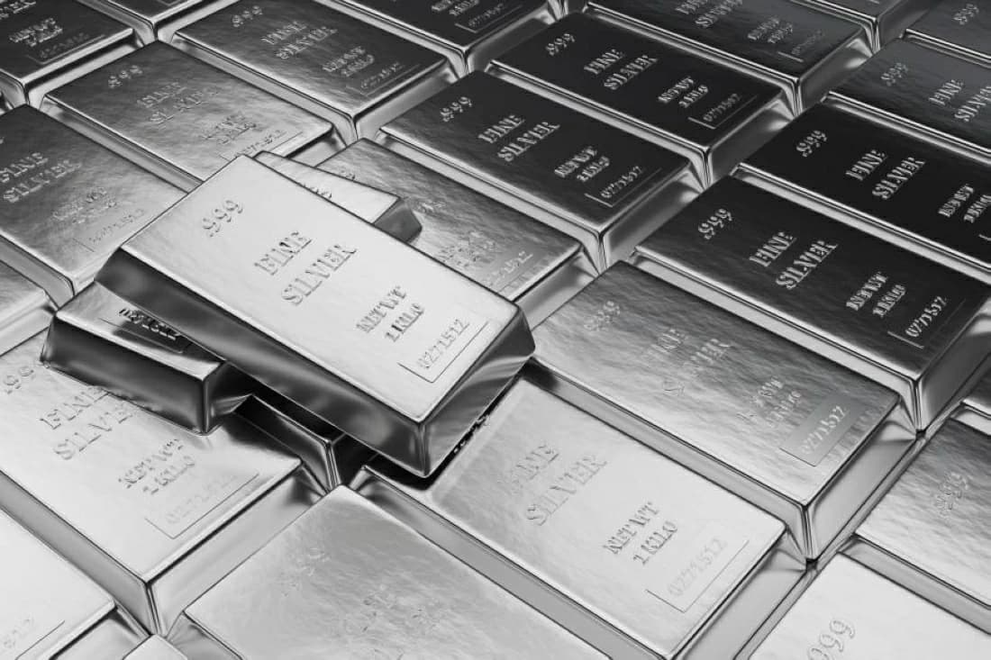 Silver speculator net longs fall to 8,387