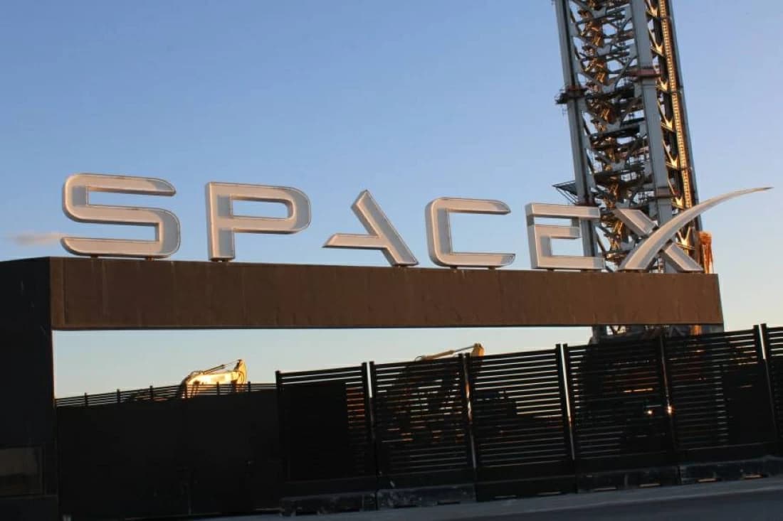 SpaceX shares fall post-blackout period