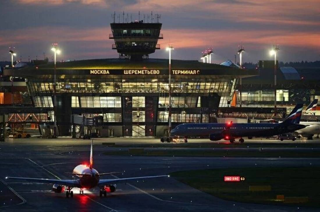 Putin considers selling stake in Moscow airports