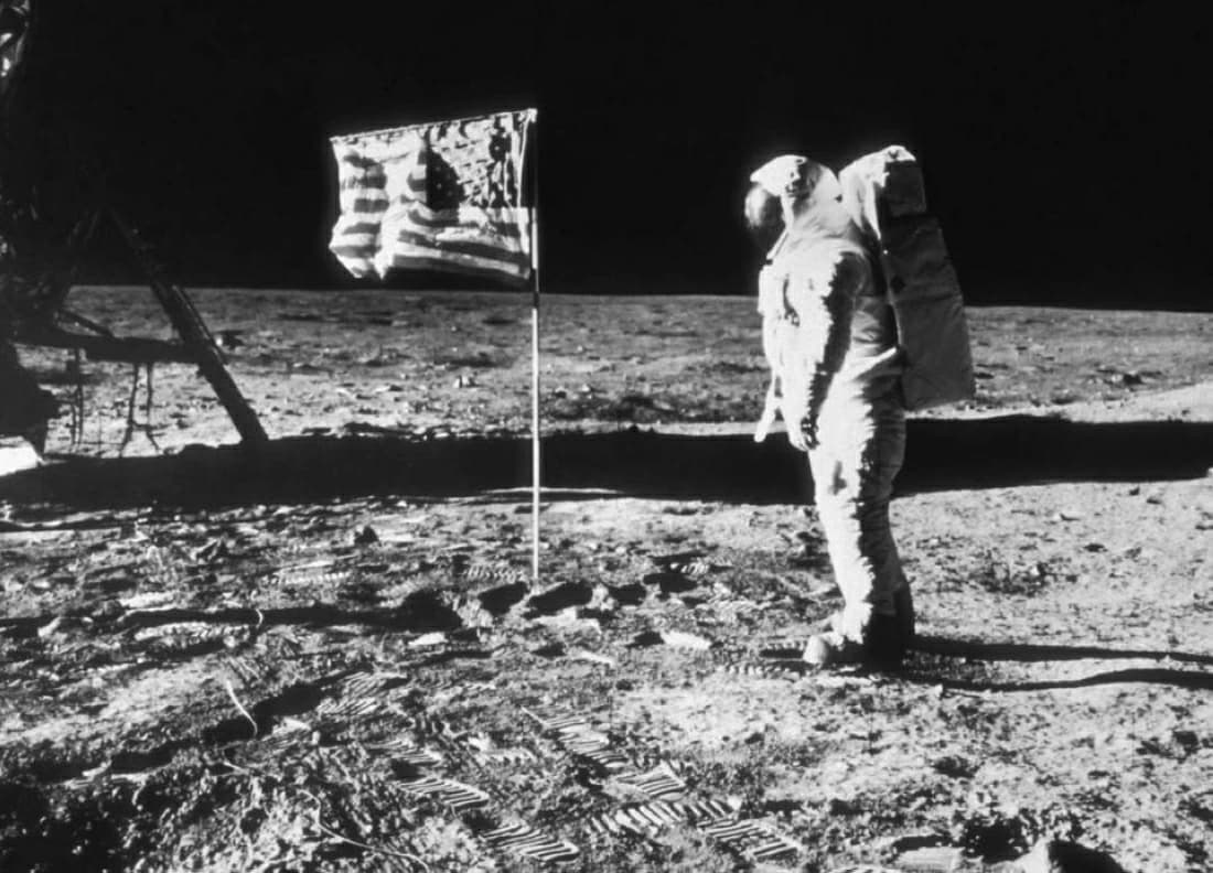 تاريخ النقل من العربات إلى الفضاء