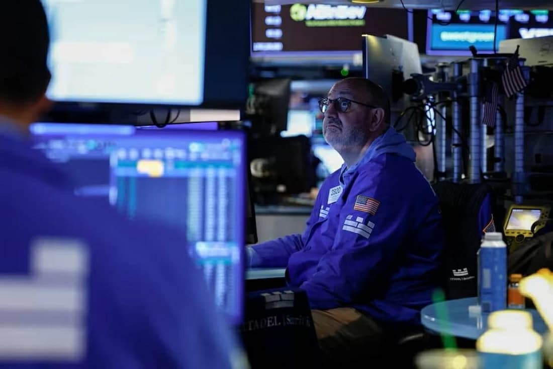 Tech stocks boost S&P 500 to new high