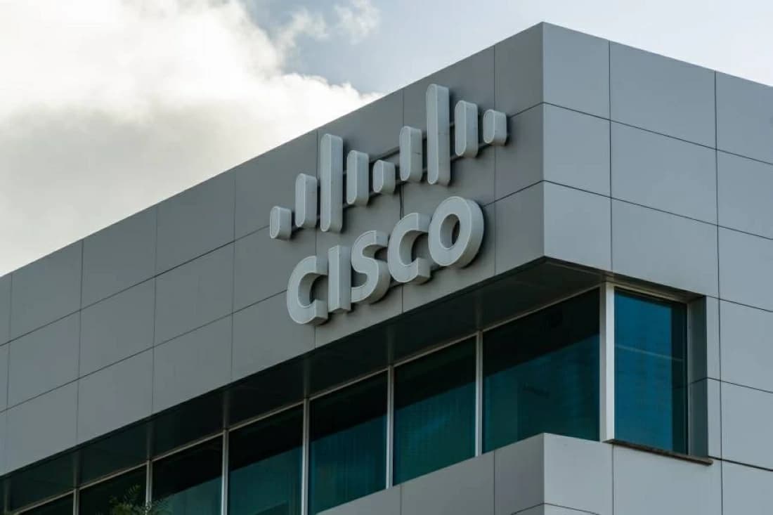 Cisco Shares Fall 8% on AI Sales Outlook