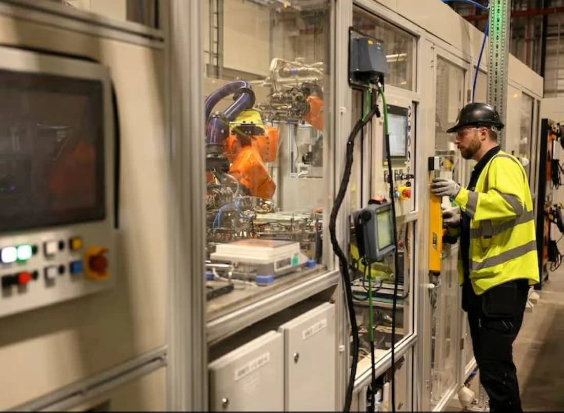 British factory orders hit highest since November 2024
