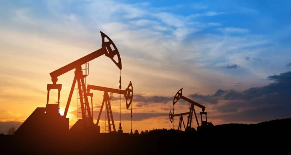 Oil stabilizes after 2% drop amid Hormuz concerns