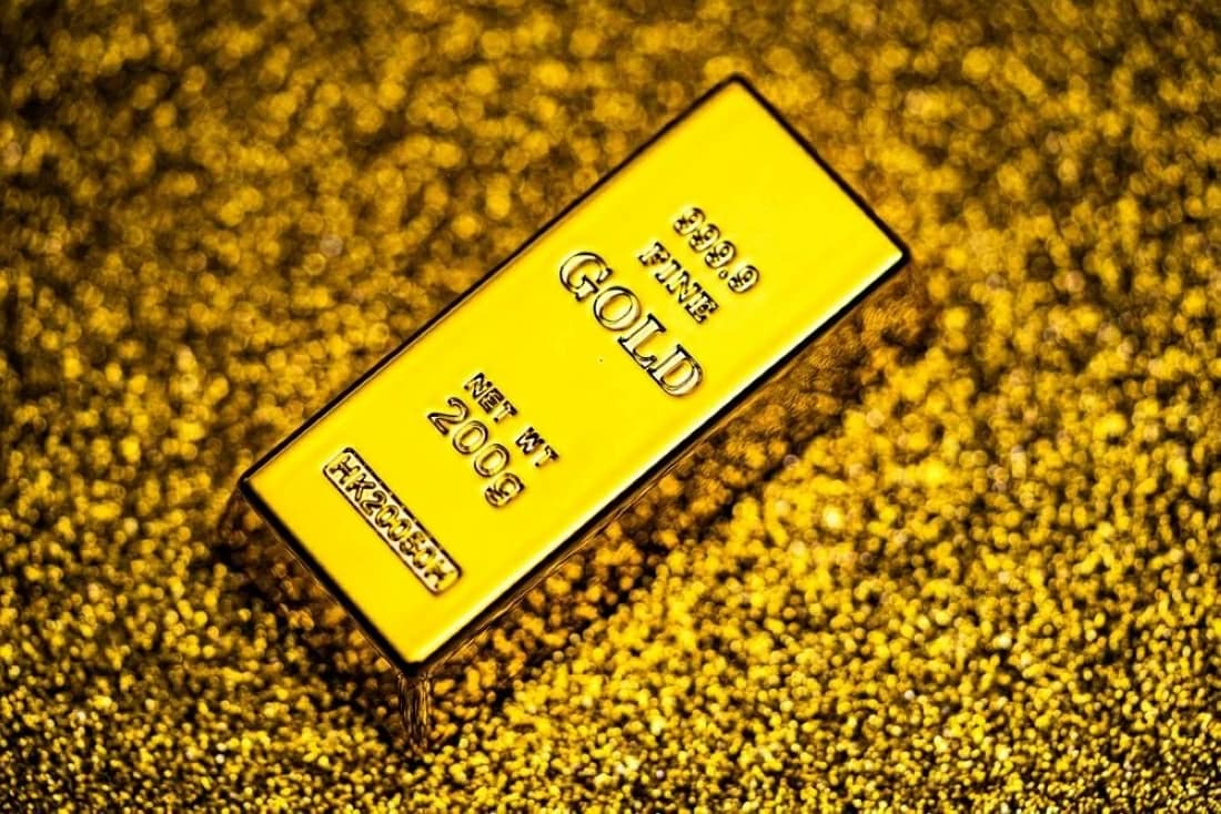 الذهب ينخفض 3% مع توقعات رفع الفائدة