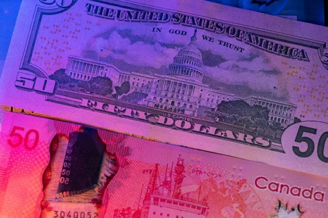 الدولار الكندي يلامس أعلى مستوى في 3 أسابيع
