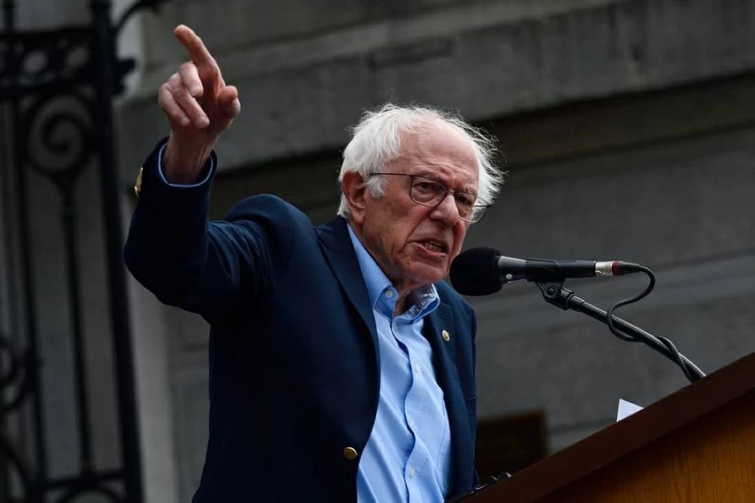 Sanders and Bannon Collaborate on AI Control