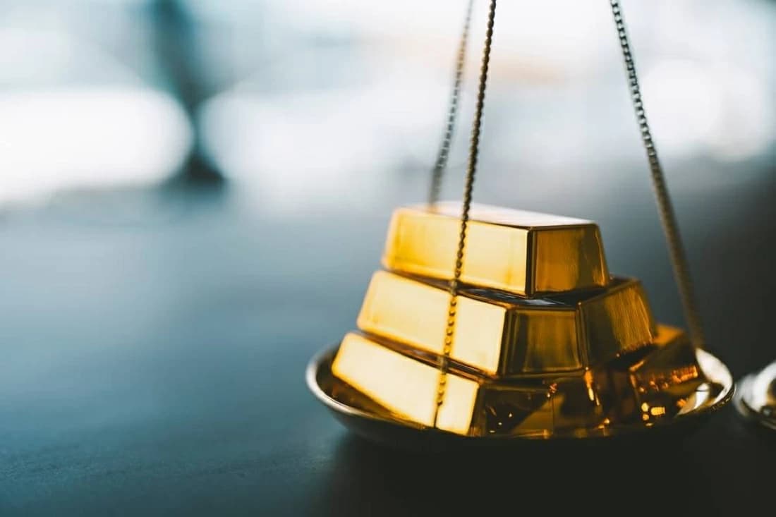 أسعار الذهب تنخفض 0.37% إلى 4355 دولارا