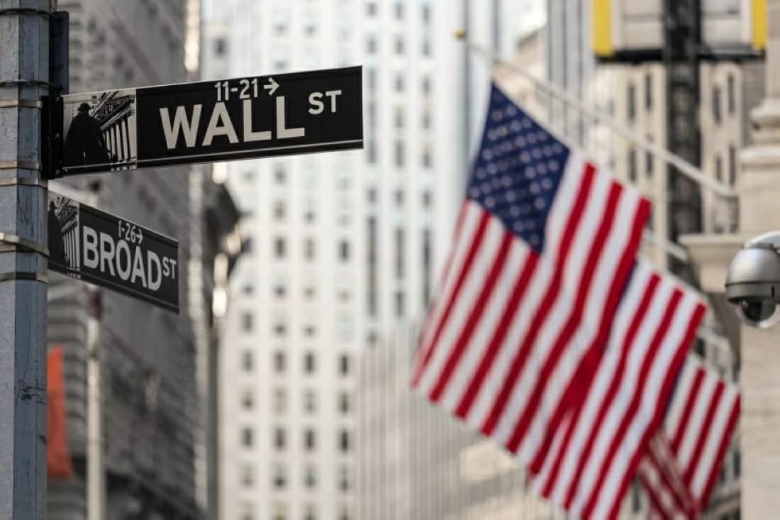 US stock futures climb on AI shares