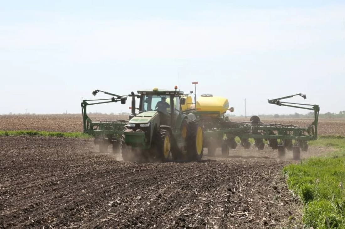 US farmers face insolvency amid diesel costs and trade disputes